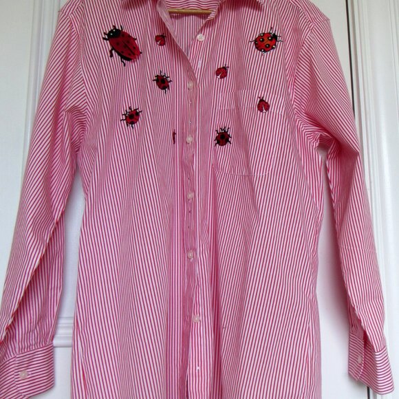 Las Olas Women’s Red White M Shirt Ladybug Embroidery Bling Button Pinstripe - Picture 8 of 10